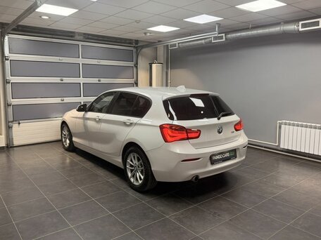 2018 BMW 1 серии 118i II (F20/F21) Рестайлинг 2, белый, 2110000 рублей, вид 4