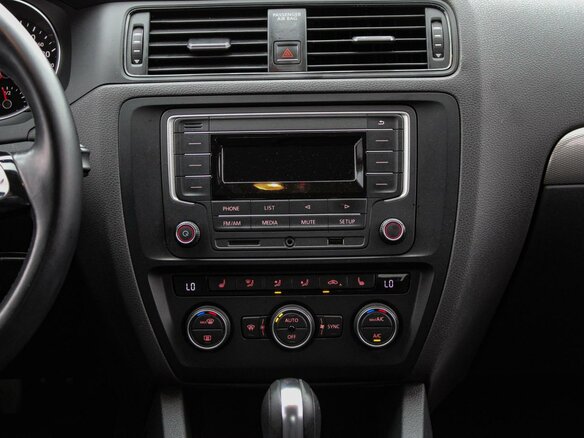 2016 Volkswagen Jetta VI Рестайлинг, белый, 1200000 рублей - вид 15