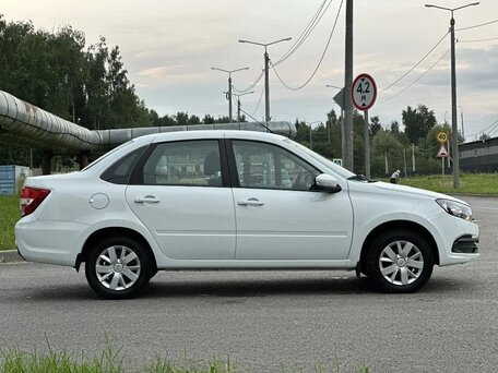 2023 Lada (ВАЗ) Granta I Рестайлинг, белый, вид 3