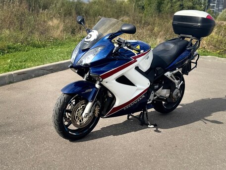 2007 Honda VFR 800, белый, 680000 рублей, вид 2