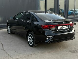 2019 Kia Cerato IV, чёрный, 1650000 рублей, вид 4
