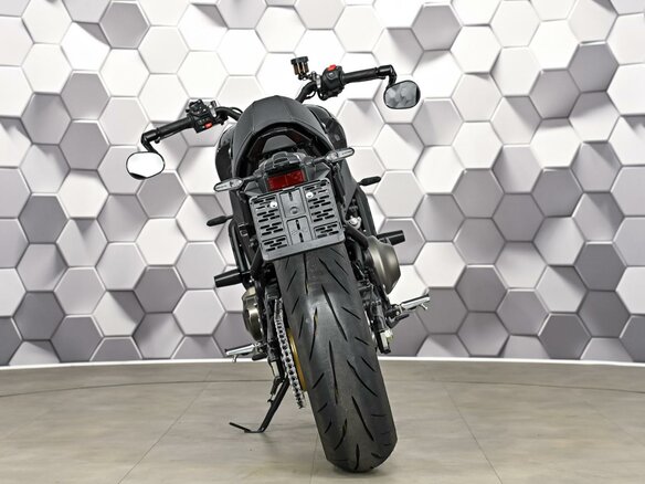 2025 Yamaha XSR900, чёрный, 1399000 рублей - вид 5