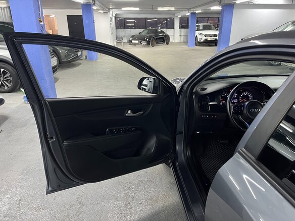 2017 Kia Rio III Рестайлинг, серый, 1125000 рублей - вид 9