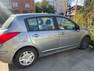 2013 Nissan Tiida I Рестайлинг, серебристый, 620000 рублей, вид 2