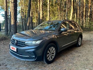 2020 Volkswagen Tiguan II Рестайлинг, серый, 2850000 рублей, вид 1