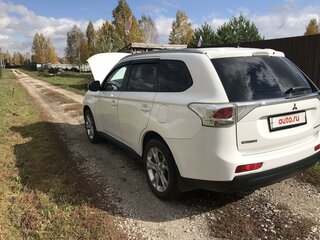 2012 Mitsubishi Outlander III, белый, 1440000 рублей, вид 4