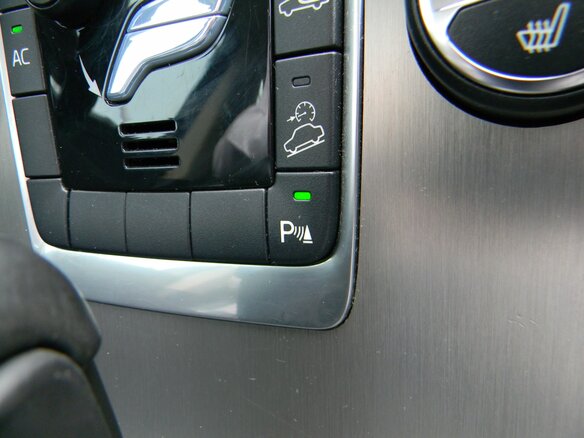 2012 Volvo XC60 I, чёрный - вид 16