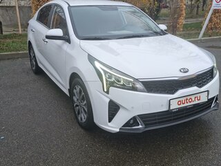 2021 Kia Rio IV Рестайлинг, белый, 2200000 рублей, вид 4