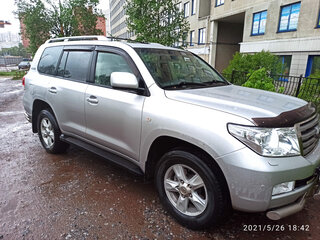 2011 Toyota Land Cruiser 200 Series, серебристый, 4700000 рублей, вид 3