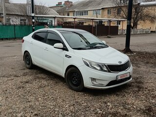 2012 Kia Rio 4-speed III, белый, 870000 рублей, вид 3