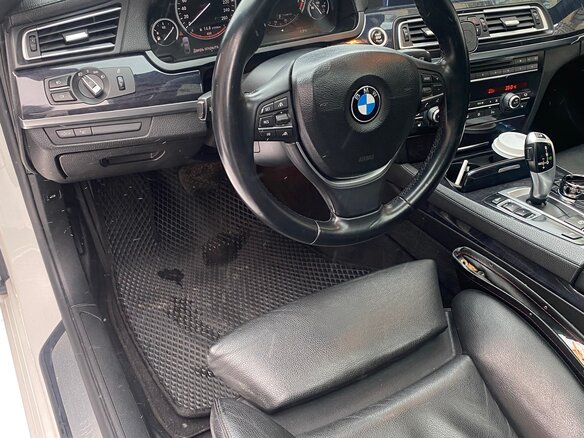2009 BMW 7 серии 740i V (F01/F02/F04), белый, 1850000 рублей - вид 11
