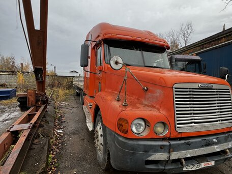 2002 Freightliner Century Class, оранжевый, 1100000 рублей, вид 3