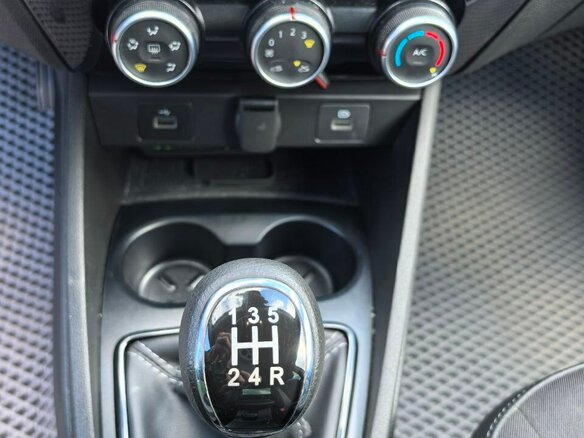 2024 Lada (ВАЗ) Vesta I Рестайлинг (NG), серебристый, 1550000 рублей - вид 8