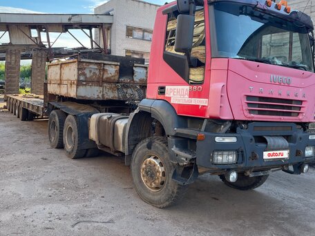 2007 Iveco Trakker, красный, 4000000 рублей, вид 1
