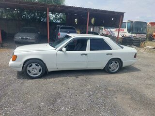 1987 Mercedes-Benz W124 200, белый, 650000 рублей, вид 2