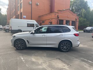 2019 BMW X5 30d IV (G05/G18), белый, 7000000 рублей, вид 4