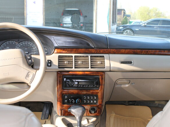 1996 Chrysler LHS I, зелёный - вид 6
