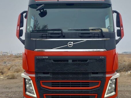 2013 Volvo FH, красный, 11000000 рублей, вид 2
