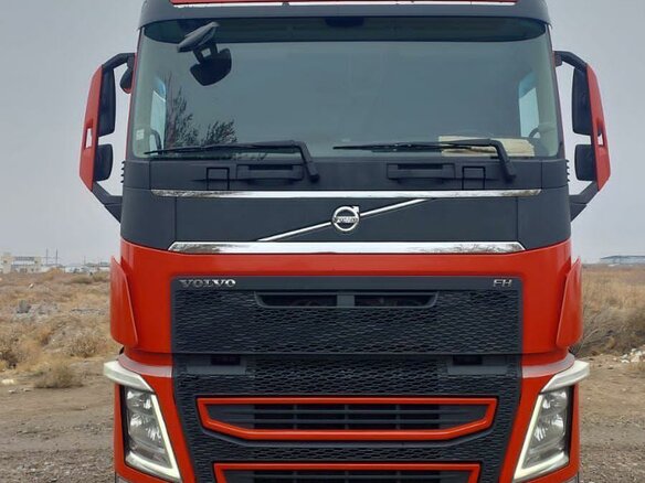 2013 Volvo FH, красный, 11000000 рублей - вид 1