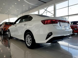 2025 Kia Cerato IV Рестайлинг, белый, 3264900 рублей, вид 5