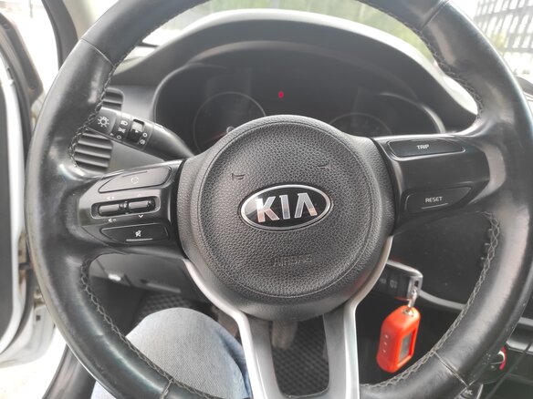 2017 Kia Rio IV, белый, 1100000 рублей - вид 6