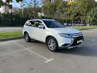 2016 Mitsubishi Outlander III Рестайлинг 2, белый, 1750000 рублей, вид 3
