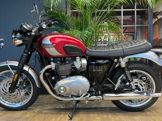 2025 Triumph Bonneville T120, красный, 1850000 рублей, вид 5