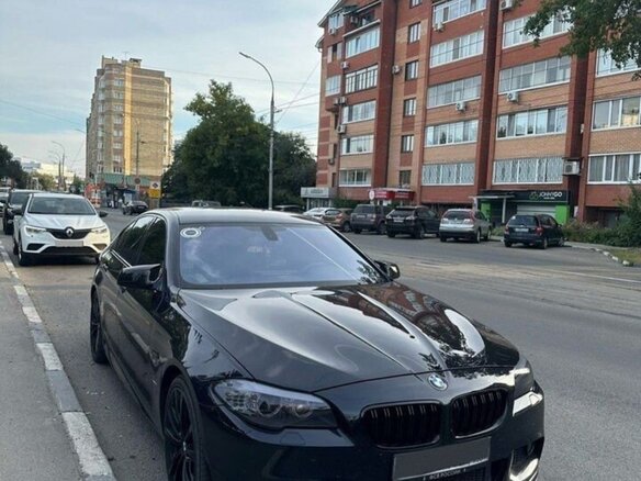 2012 BMW 5 серии 535i xDrive VI (F10/F11/F07), чёрный, 2500000 рублей - вид 3