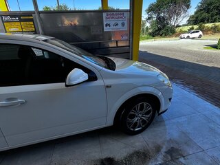 2010 Opel Astra H Рестайлинг, белый, 650000 рублей, вид 5