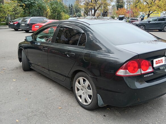 2008 Honda Civic VIII Рестайлинг, чёрный, 900000 рублей - вид 3