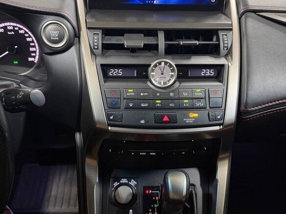 2016 Lexus NX 200t I, серый, 3000000 рублей - вид 13
