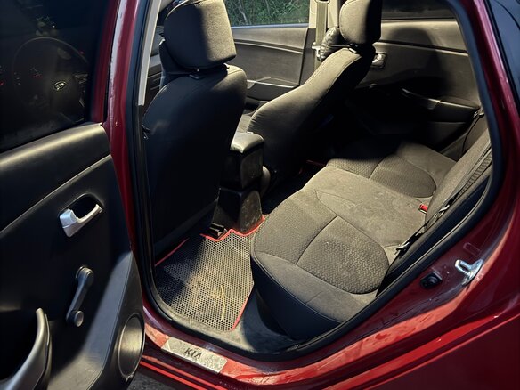 2013 Kia Rio III, красный, 550000 рублей - вид 15