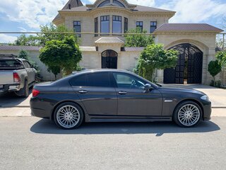 2012 BMW 5 серии 528i xDrive VI (F10/F11/F07), чёрный, 2000000 рублей, вид 4