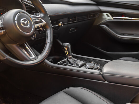 2021 Mazda 3 IV (BP), серый, 2989000 рублей - вид 17