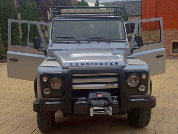 2011 Land Rover Defender 110 I Рестайлинг, серебристый - вид 1