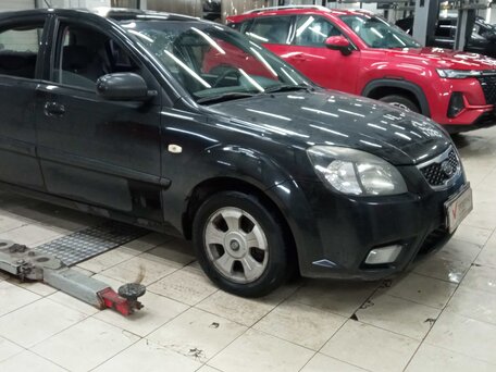 2010 Kia Rio II Рестайлинг, чёрный, 420000 рублей, вид 1