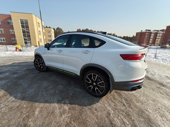 2023 Geely Xingyue S I Рестайлинг (S), белый, 3600000 рублей - вид 3