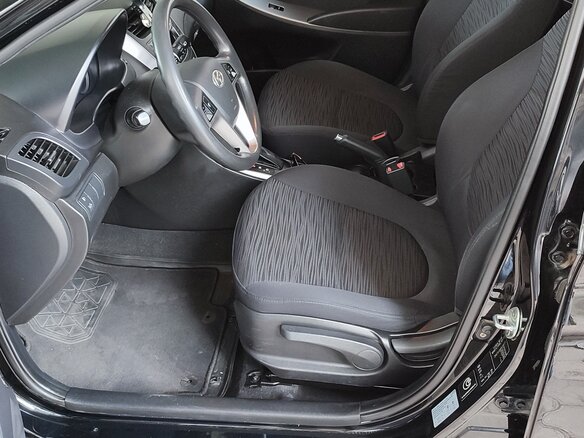 2014 Hyundai Solaris I Рестайлинг, чёрный, 1130000 рублей - вид 6