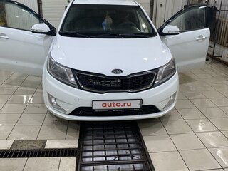 2012 Kia Rio 4-speed III, белый, 692000 рублей, вид 2