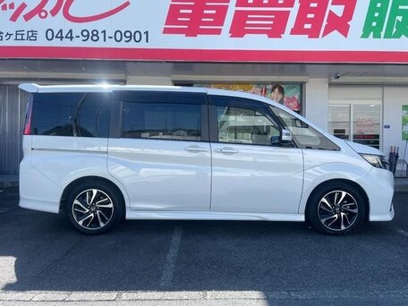 2021 Honda Stepwgn Spada V Рестайлинг, белый, 1980000 рублей, вид 4