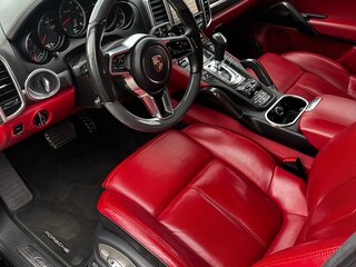 2015 Porsche Cayenne Turbo II Рестайлинг (958), чёрный, 3200000 рублей, вид 4