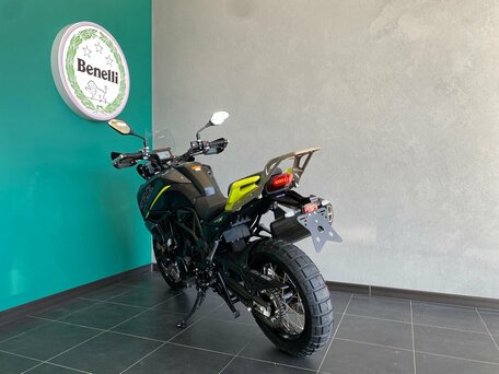 2025 Benelli TRK 702 X, серый, 789000 рублей, вид 3