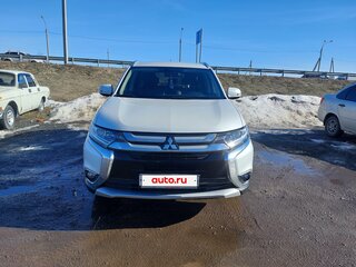 2016 Mitsubishi Outlander III Рестайлинг 2, белый, 2400000 рублей, вид 2