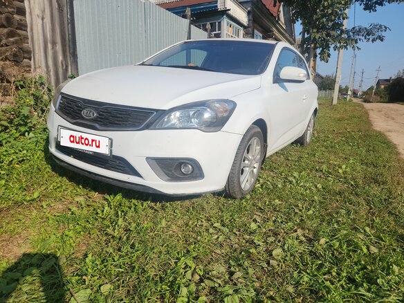 2011 Kia Ceed I Рестайлинг, белый, 550000 рублей