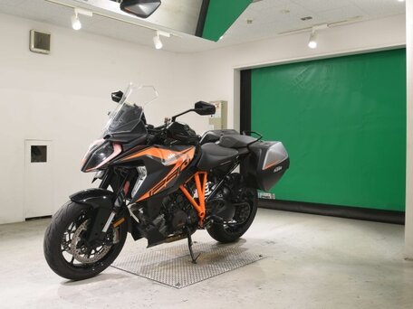 2019 KTM 1290 Super Duke GT, чёрный, 1160000 рублей, вид 2