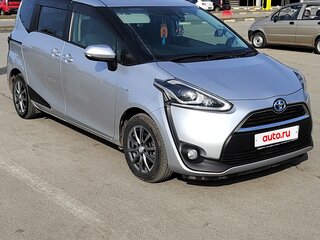 2018 Toyota Sienta II, серебристый, 1400000 рублей, вид 2