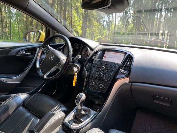 2013 Opel Astra OPC J, жёлтый, 1100000 рублей - вид 10
