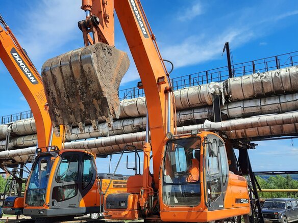 2012 Doosan DX, золотистый - вид 1