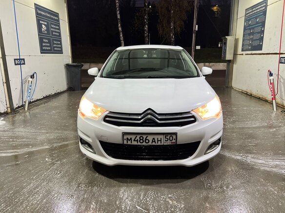 2013 Citroen C4 II, белый, 600000 рублей