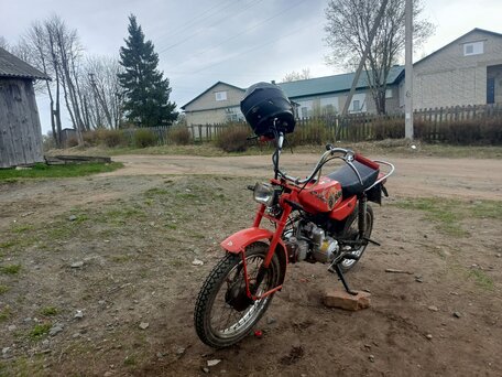 1990 Deller Urban, красный, 30000 рублей, вид 2